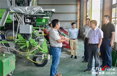 农业农村部种业管理司司长张延秋到北大荒垦丰种业调研