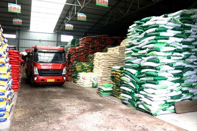 西峰区:不误农时不负春 备足农资保春耕